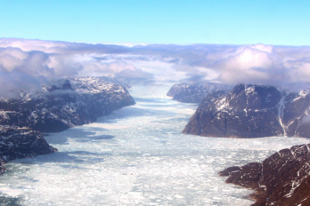 Photo of glacier in mountain vallley